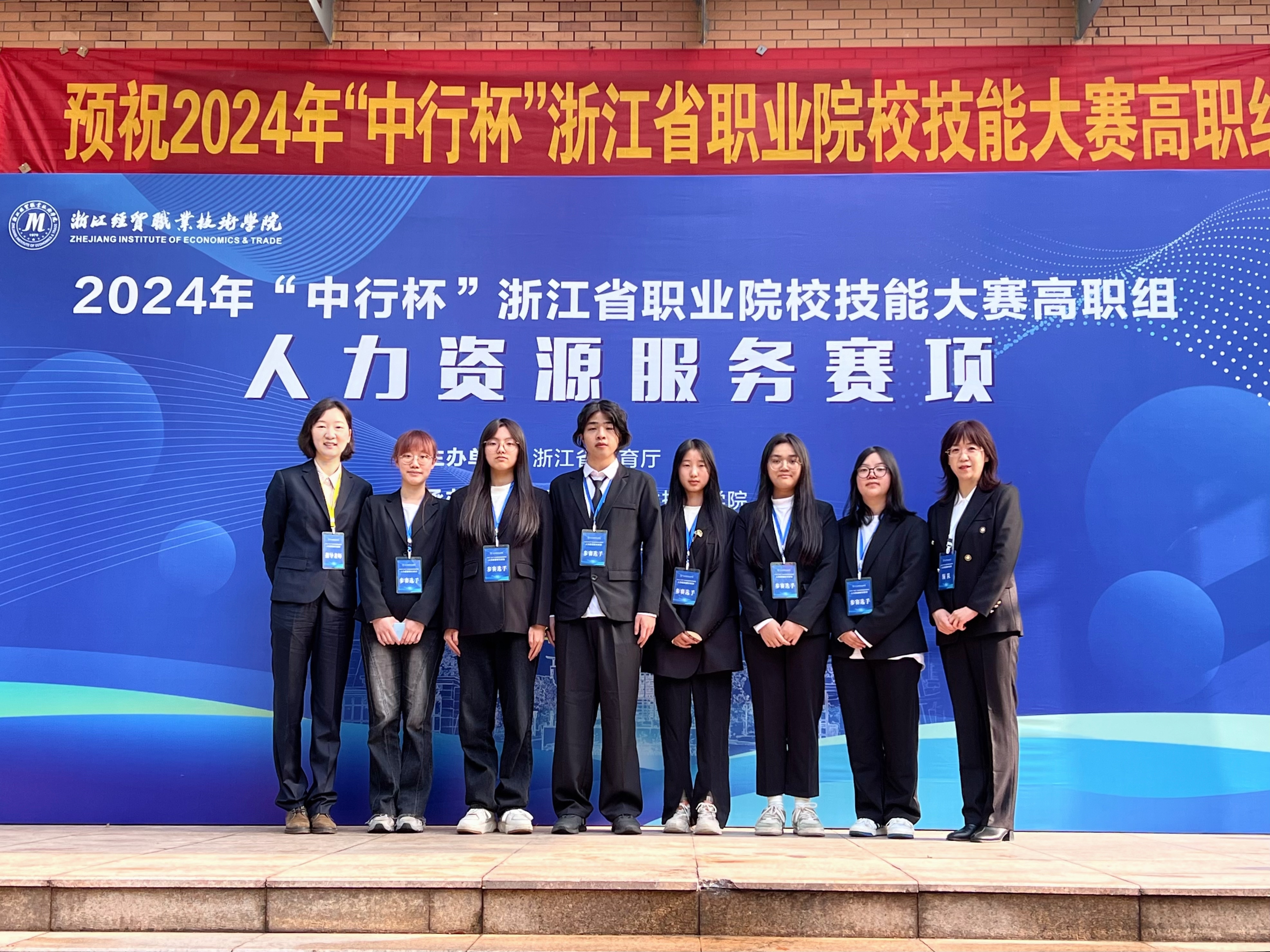 d1ce71b9b06e2362fd6bbbf745f0f28.jpg