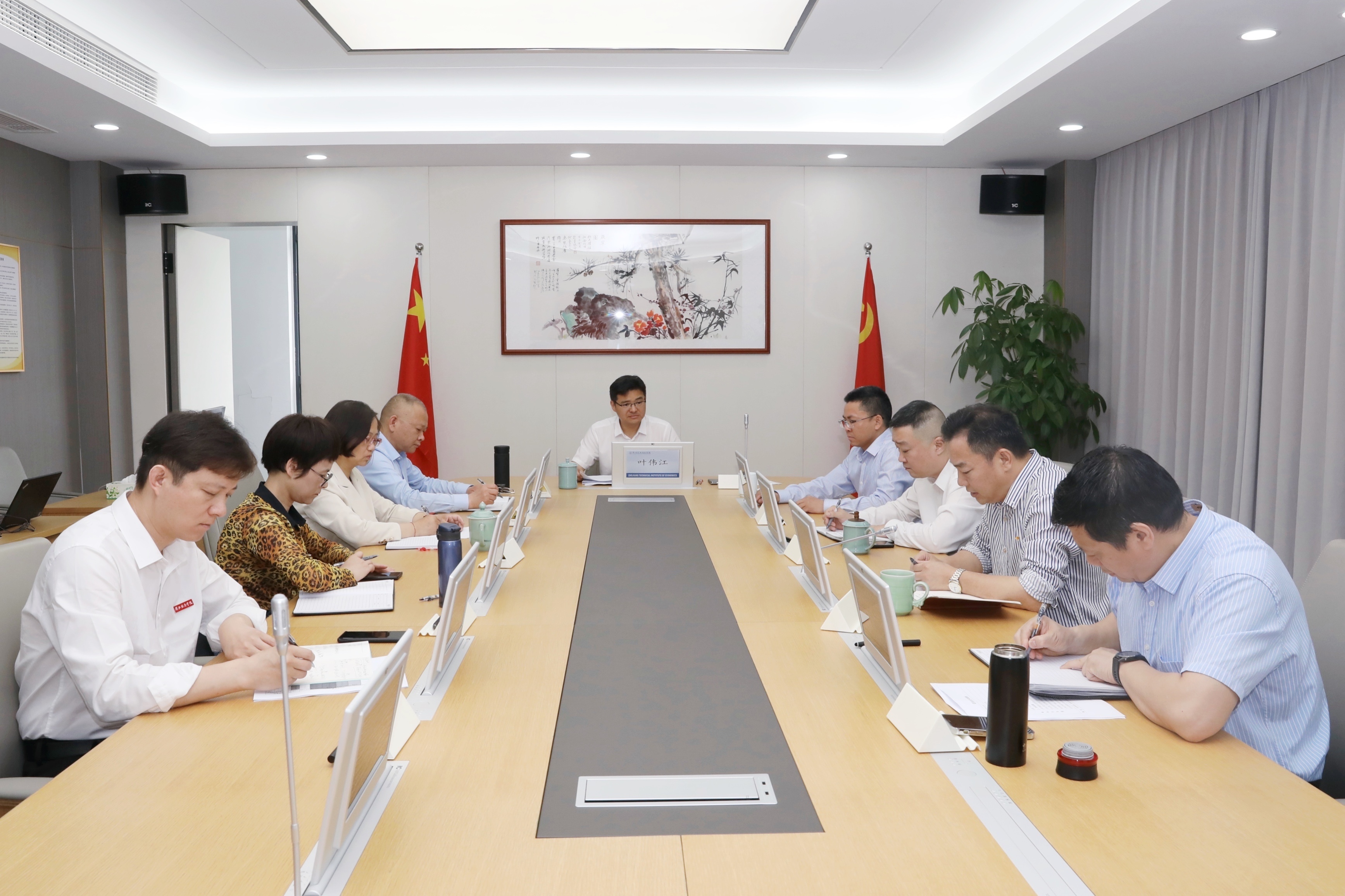 合影.jpg 合影.jpg