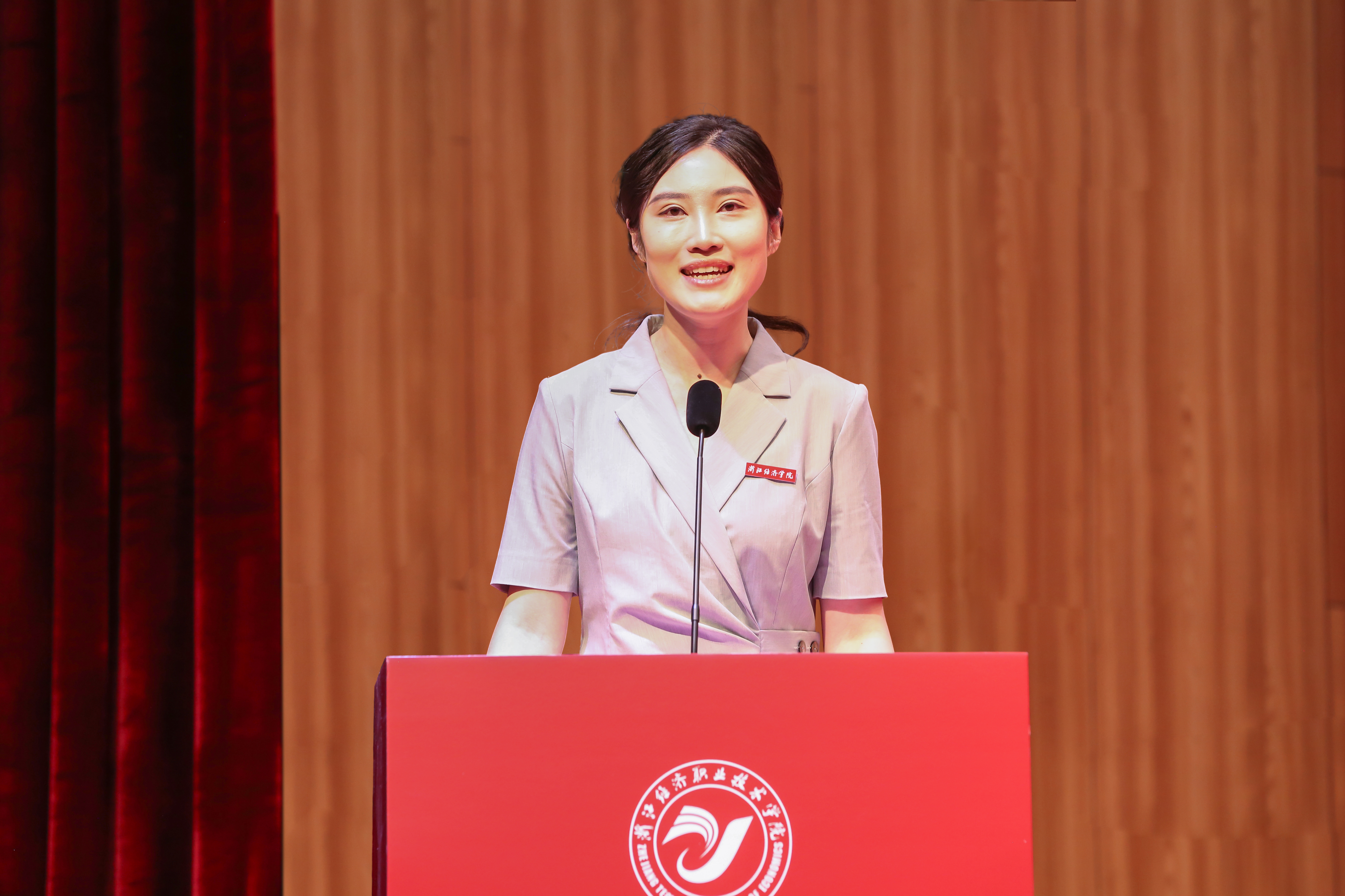 2.教师代表.jpg
